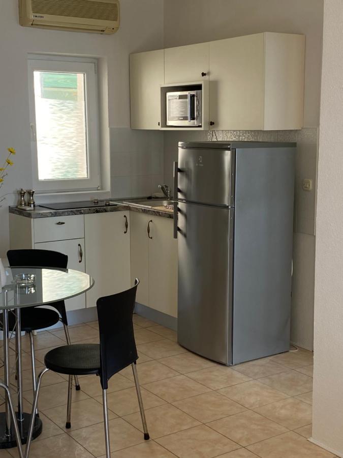 Villa Leo Beach Apartment Podgora Esterno foto